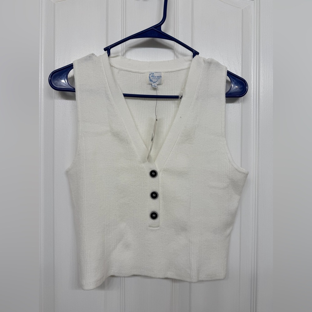 Francesca's Collections White Ribbed V-Neck Tank with Black Buttons